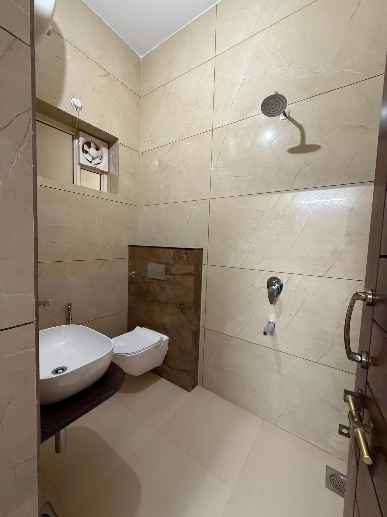 En-suite bathroom